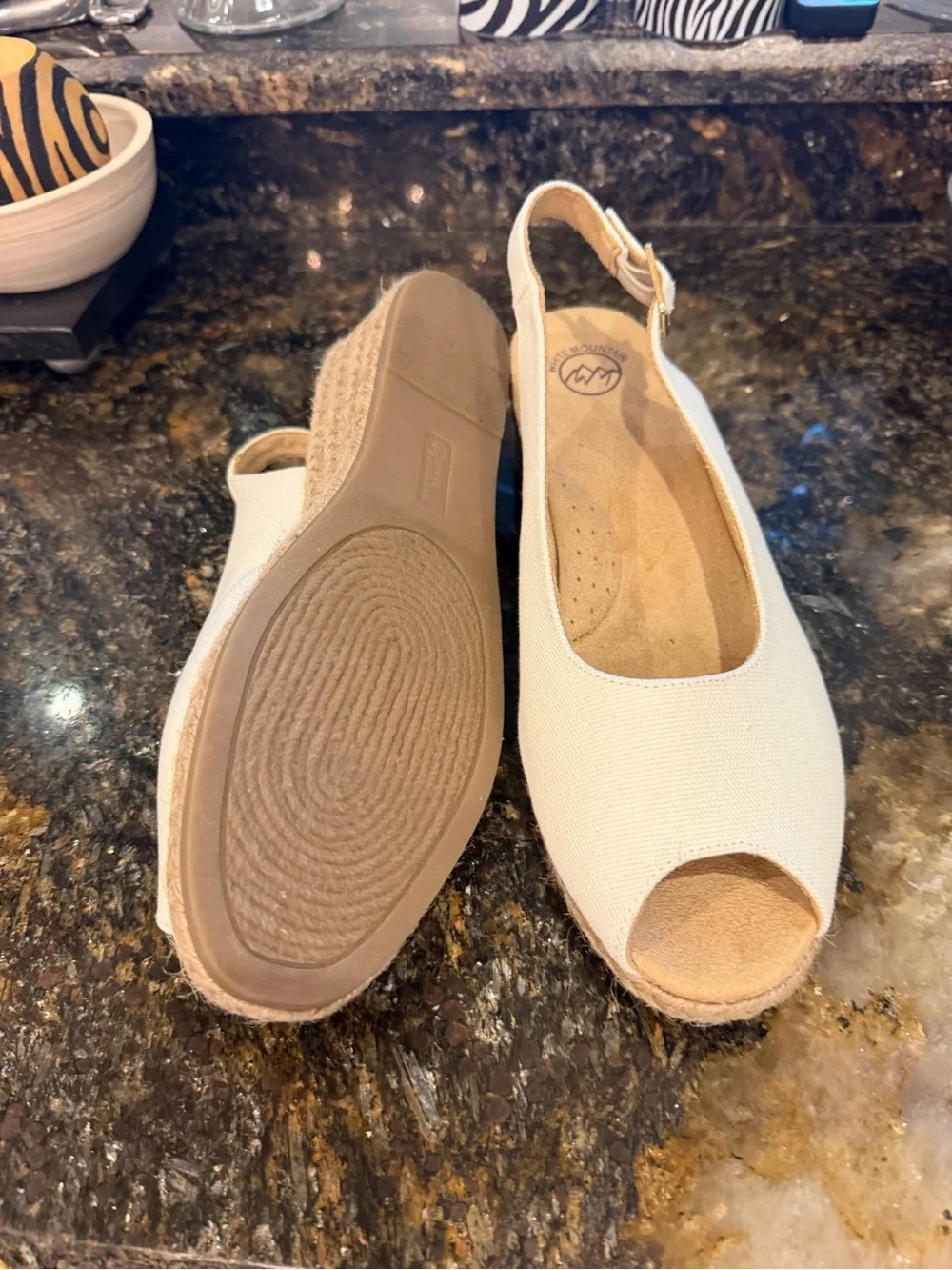 NWOT White Mountain Cream Slingback Peep-Toe Wedge Sandals